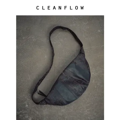 CLEANFLOW | 龟纹平板香云纱拼撞色真丝绸水饺子牛角轻便小斜挎包